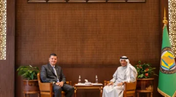 الأمين العام لمجلس التعاون يلتقي سفير السلفادور لدى المملكة