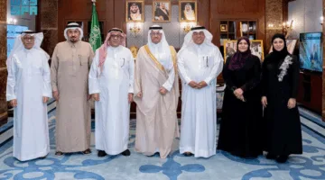 محافظ الأحساء يستضيف أعضاء مجلس إدارة جمعية الأدب المهنية وسفرائها في المحافظة