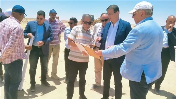 وزير الزراعة يزور منطقة «العميد» لمتابعة حصر وتصنيف الأراضي الصحراوية. وزير الزراعة يزور منطقة «العميد» لمتابعة حصر وتصنيف الأراضي الصحراوية.