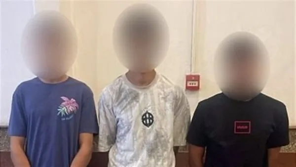 لزيادة نسبة المشاهدات.. القبض على 3 أشخاص متورطين في فيديو اعتداء بالركل على فتاة في الإسكندرية لزيادة نسبة المشاهدات.. القبض على 3 أشخاص متورطين في فيديو اعتداء بالركل على فتاة في الإسكندرية