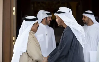 رئيس الدولة يلتقي ملك البحرين في مقر إقامته بأبوظبي