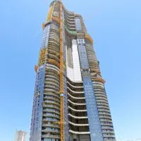 وزير الإسكان يستعرض تقدم أعمال أبراج الداون تاون وبحيرات “كريستال لاجون” في العلمين الجديدة