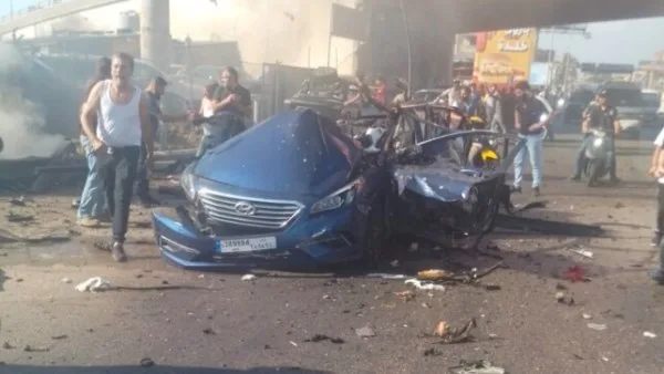 بحجة تهريب الأسلحة.. الجيش الإسرائيلي يستهدف سيارة بواسطة طائرة مسيرة في لبنان بحجة تهريب الأسلحة.. الجيش الإسرائيلي يستهدف سيارة بواسطة طائرة مسيرة في لبنان