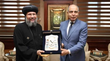 محافظ المنيا يلتقي الأنبا بُقطر ويثني على دور الكنيسة في تعزيز المحبة والوحدة الوطنية