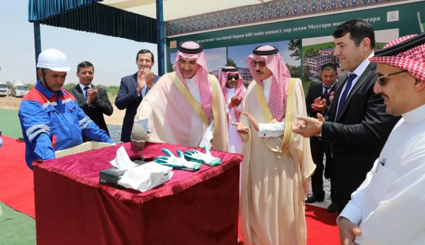 الصندوق السعودي للتنمية يبرم اتفاقية بـ 30 مليون دولار لتعزيز قطاع النقل وبناء المدارس في طاجيكستان