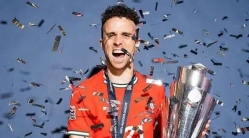 ما هي المعلومات المتاحة عن لاعب ليفربول ديوغو جوتا الذي tragically توفي في حادث؟