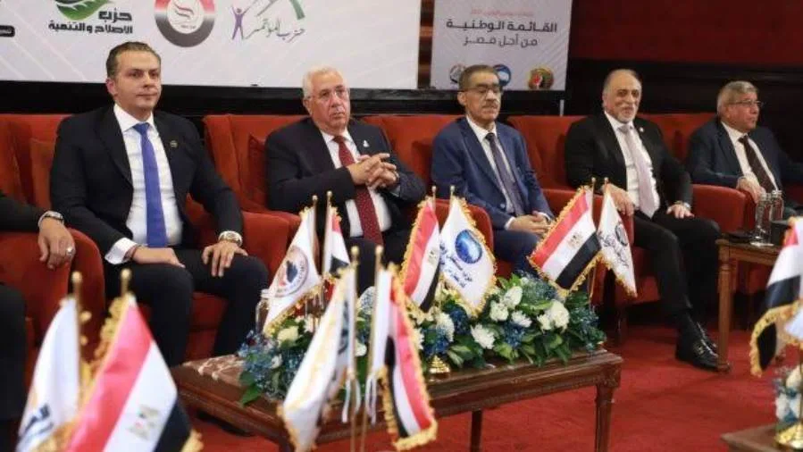 الجبهة الوطنية: نشارك في انتخابات الشيوخ في معظم الدوائر ونختار مرشحينا بتمحيص. الجبهة الوطنية: نشارك في انتخابات الشيوخ في معظم الدوائر ونختار مرشحينا بتمحيص.