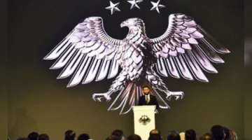 الشرع يؤكد أن سوريا “لا تقبل التقسيم” أثناء مراسم إطلاق الشعار الجديد للجمهورية