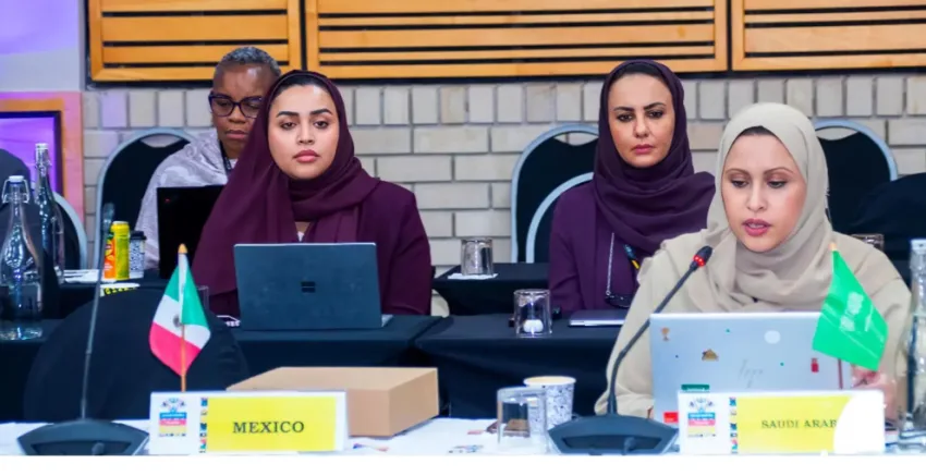 وزير شؤون الأسرة يقود وفد المملكة في اجتماع المجموعة الاقتصادية العالمية (EWWG) في جنوب أفريقيا وزير شؤون الأسرة يقود وفد المملكة في اجتماع المجموعة الاقتصادية العالمية (EWWG) في جنوب أفريقيا