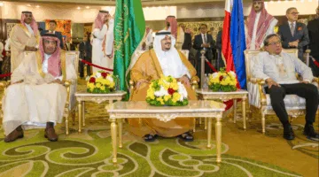 الأمير محمد بن عبدالرحمن يكرم احتفال السفارة الفلبينية