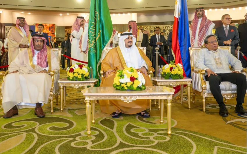 الأمير محمد بن عبدالرحمن يكرم احتفال السفارة الفلبينية الأمير محمد بن عبدالرحمن يكرم احتفال السفارة الفلبينية