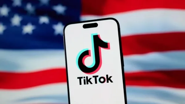 قبل الصفقة المرتقبة مع ترامب: تيك توك تقوم بإنهاء خدمات عدد أكبر من موظفي قسم TikTok Shop. قبل الصفقة المرتقبة مع ترامب: تيك توك تقوم بإنهاء خدمات عدد أكبر من موظفي قسم TikTok Shop.