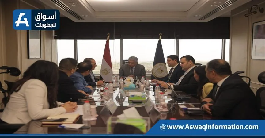وزير السياحة يستكشف طرق تحسين سياحة النيل في مصر
