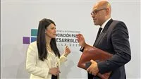 وزيرة التخطيط تلتقي بشكل مكثف مع ممثلي الحكومات وشركاء التنمية والمنظمات الدولية. وزيرة التخطيط تلتقي بشكل مكثف مع ممثلي الحكومات وشركاء التنمية والمنظمات الدولية.