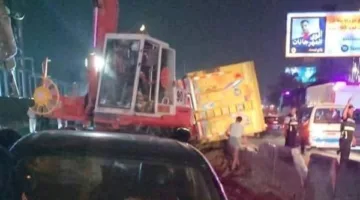 سيارات نقل وشخصية.. حادث على الدائري في المعادي (فيديو)