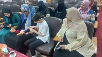 دورة تدريبية لتعليم الكروشيه للمبتدئين في جامعة قناة السويس: برنامج يطور المهارات الحرفية.