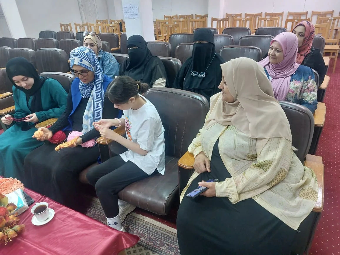 دورة تدريبية لتعليم الكروشيه للمبتدئين في جامعة قناة السويس: برنامج يطور المهارات الحرفية. دورة تدريبية لتعليم الكروشيه للمبتدئين في جامعة قناة السويس: برنامج يطور المهارات الحرفية.