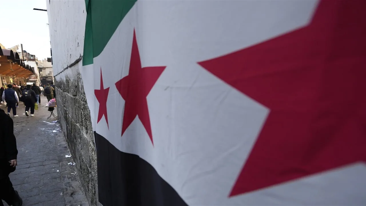 نشوب حريق بالقرب من قصر الشعب في دمشق نشوب حريق بالقرب من قصر الشعب في دمشق
