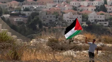 ضفة الغربية: فلسطينيون ي dismantle نقطة استيطانية في بلدة سنجل