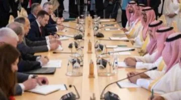 وزير الخارجية يجتمع بنظيره الروسي ويجريان محادثات رسمية