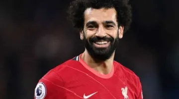 محمد صلاح يقدّم التعازي لزميله في ليفربول ديوغو جوتا