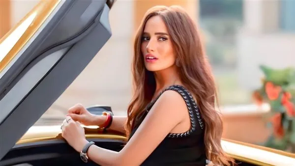 زينة تتقمص شخصية مذيعة في فيلم “الشيطان شاطر” ومسلسل “ورد وشيكولاتة” زينة تتقمص شخصية مذيعة في فيلم “الشيطان شاطر” ومسلسل “ورد وشيكولاتة”