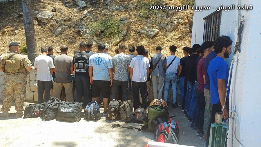 بالصور: الجيش يعتقل 31 سورياً ويكشف عن ما تم ضبطه بحوزتهم! بالصور: الجيش يعتقل 31 سورياً ويكشف عن ما تم ضبطه بحوزتهم!