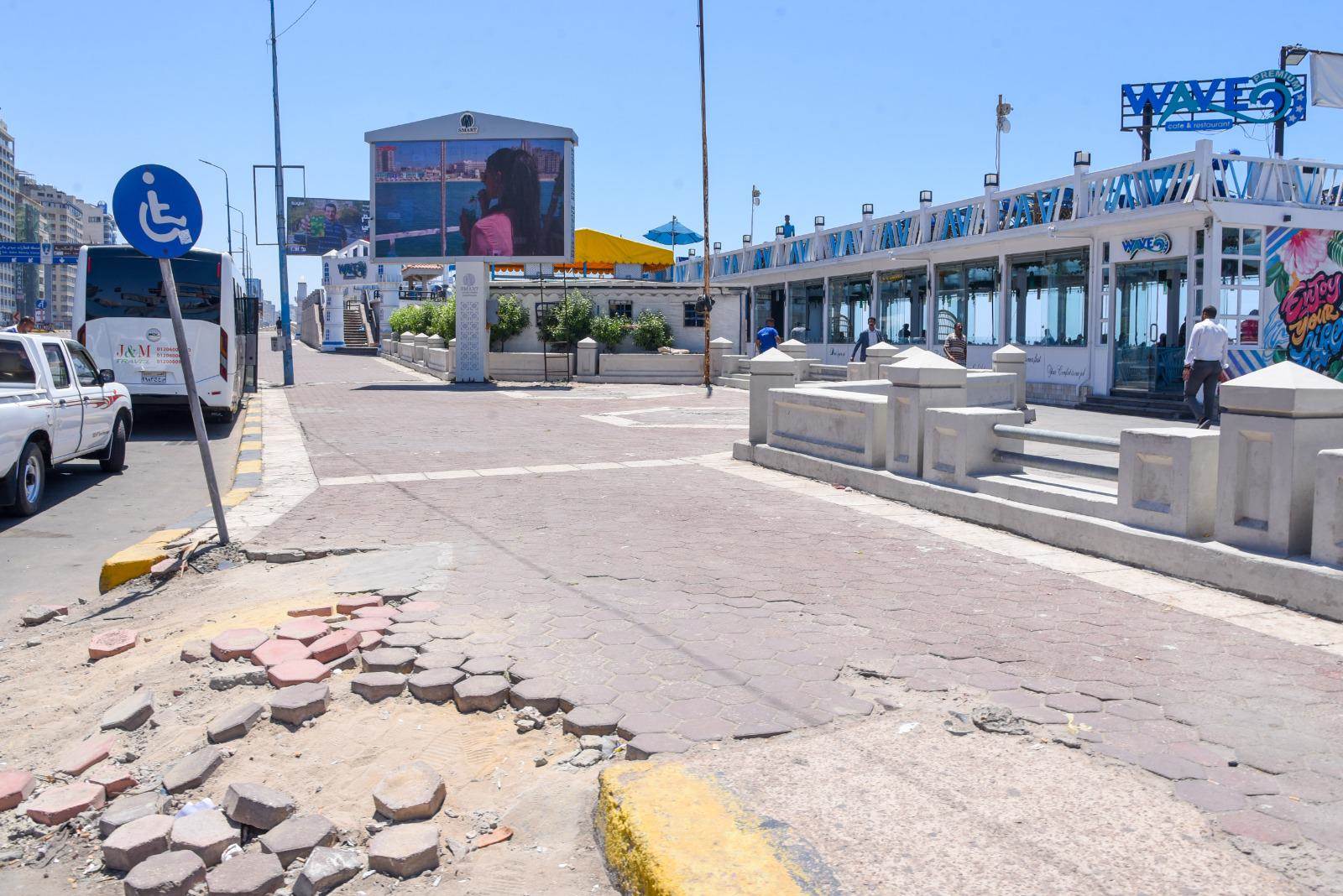 محافظ الإسكندرية يأمر بإلغاء تخصيص أحد الجراجات الملحقة بأحد الكافيهات بمنطقة سيدي جابر