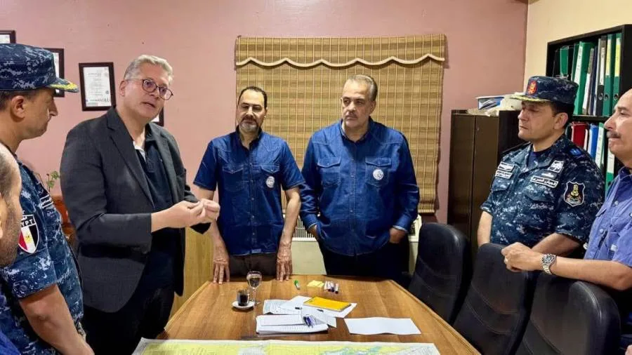 وزير البترول يقوم بزيارة لغرفة العمليات في شركة “أوسوكو” بجبل الزيت في خليج السويس. وزير البترول يقوم بزيارة لغرفة العمليات في شركة “أوسوكو” بجبل الزيت في خليج السويس.