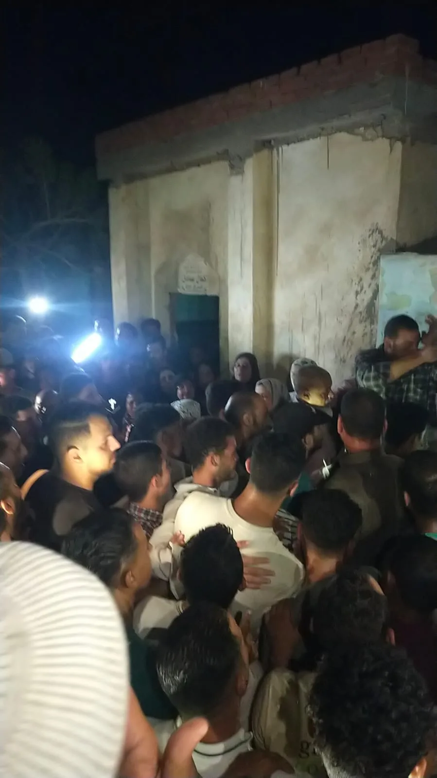 فجع أهالي كفر الزيات بالحزن والألم.. وداع شعبي للشاب الذي سقط ضحية الجزيرة | صور وفيديو