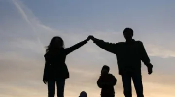 استشارية أسرية: تفكك الأسرة يحدث عند تحميل المرأة الأعباء بعيدًا عن الرجل