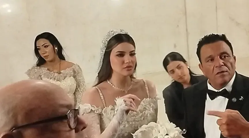 حفل زفاف ابنة محمد فؤاد يثير ضجة على منصات التواصل الاجتماعي.. (صور) حفل زفاف ابنة محمد فؤاد يثير ضجة على منصات التواصل الاجتماعي.. (صور)