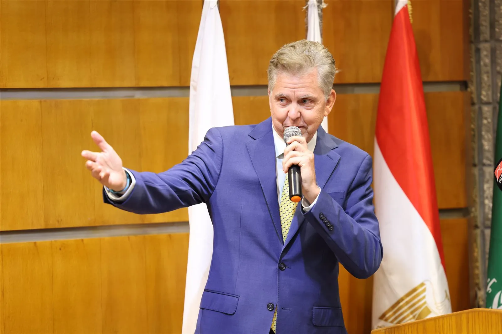رئيس الاتحاد الدولي للخماسي الحديث: “نعتز بمصر.. والأكاديمية العربية تُعتبر مثالاً يحتذى به في التنظيم ودعم الرياضة” رئيس الاتحاد الدولي للخماسي الحديث: “نعتز بمصر.. والأكاديمية العربية تُعتبر مثالاً يحتذى به في التنظيم ودعم الرياضة”