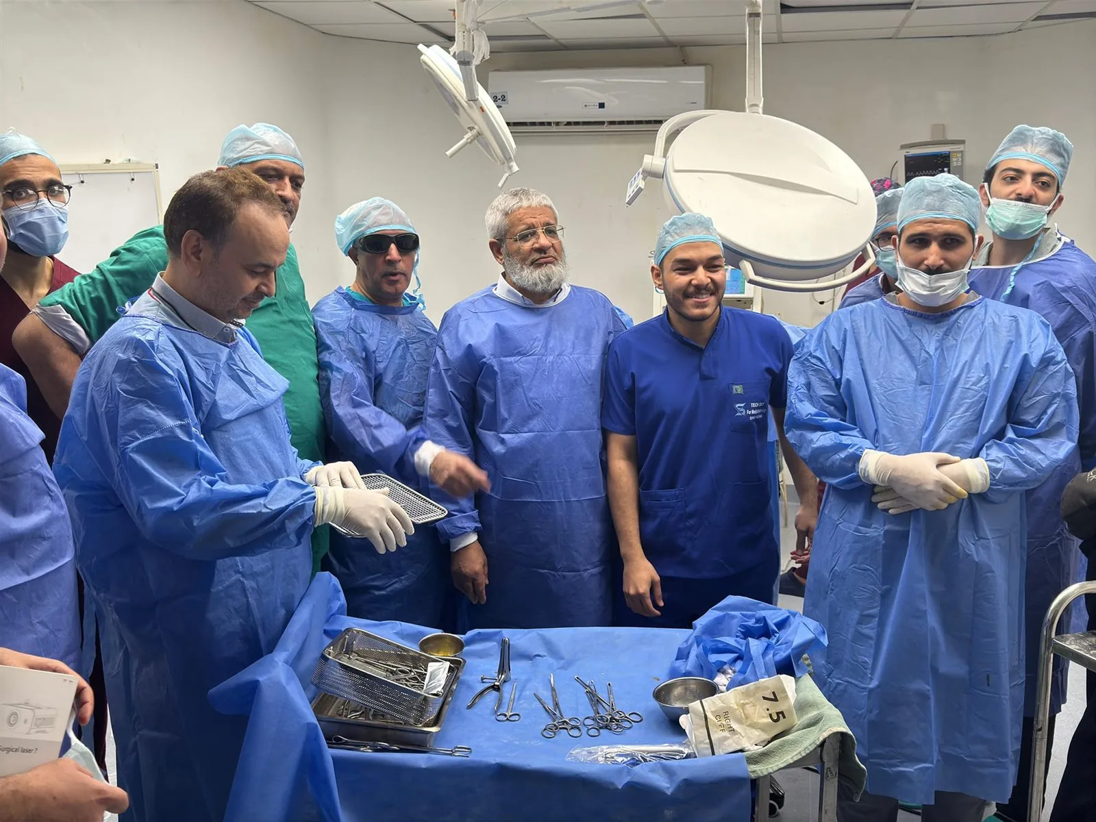 مستشفى الأزهر في أسيوط removes a 7-kilogram tumor from a 38-year-old patient