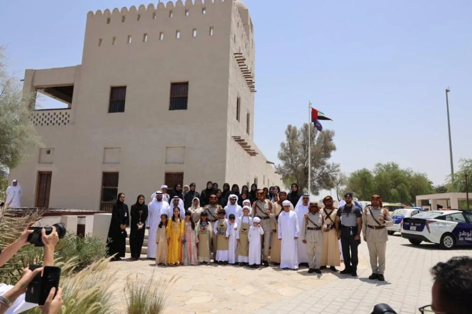 شرطة أبوظبي تطلق مبادرة «حُرّاس المقطع» لطلاب المدارس شرطة أبوظبي تطلق مبادرة «حُرّاس المقطع» لطلاب المدارس