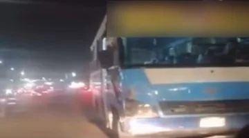 سائق أتوبيس في مدينة نصر يهدد حياة المواطنين ويقع في الحجز
