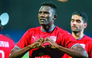 المهاجم الكيني أولونغا يتجه نحو النصر المهاجم الكيني أولونغا يتجه نحو النصر
