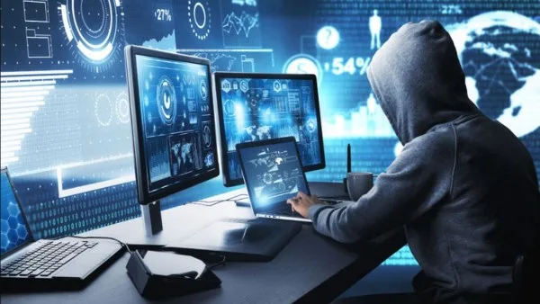 اختراقات وكشف بيانات تشمل علامات فاخرة في كوريا.. ولويس فويتون هي الأحدث المتضررة اختراقات وكشف بيانات تشمل علامات فاخرة في كوريا.. ولويس فويتون هي الأحدث المتضررة