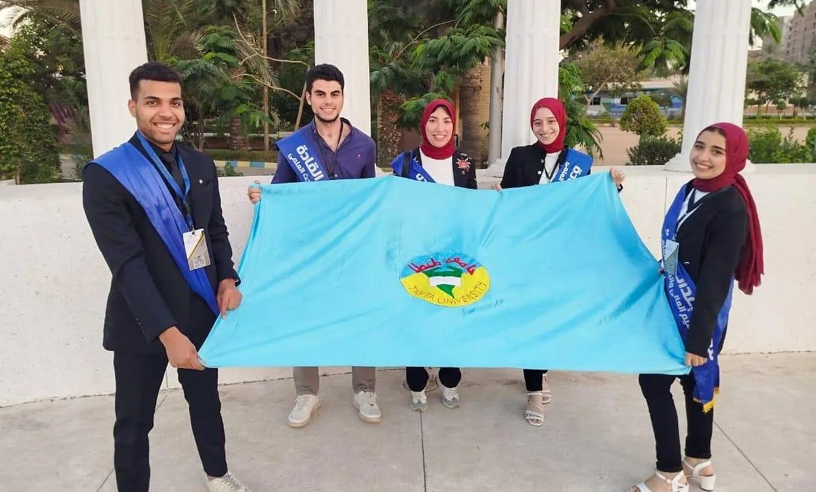 مجموعة طلابية من جامعة طنطا تشارك في فعالية ملتقى قادة التأثير. مجموعة طلابية من جامعة طنطا تشارك في فعالية ملتقى قادة التأثير.