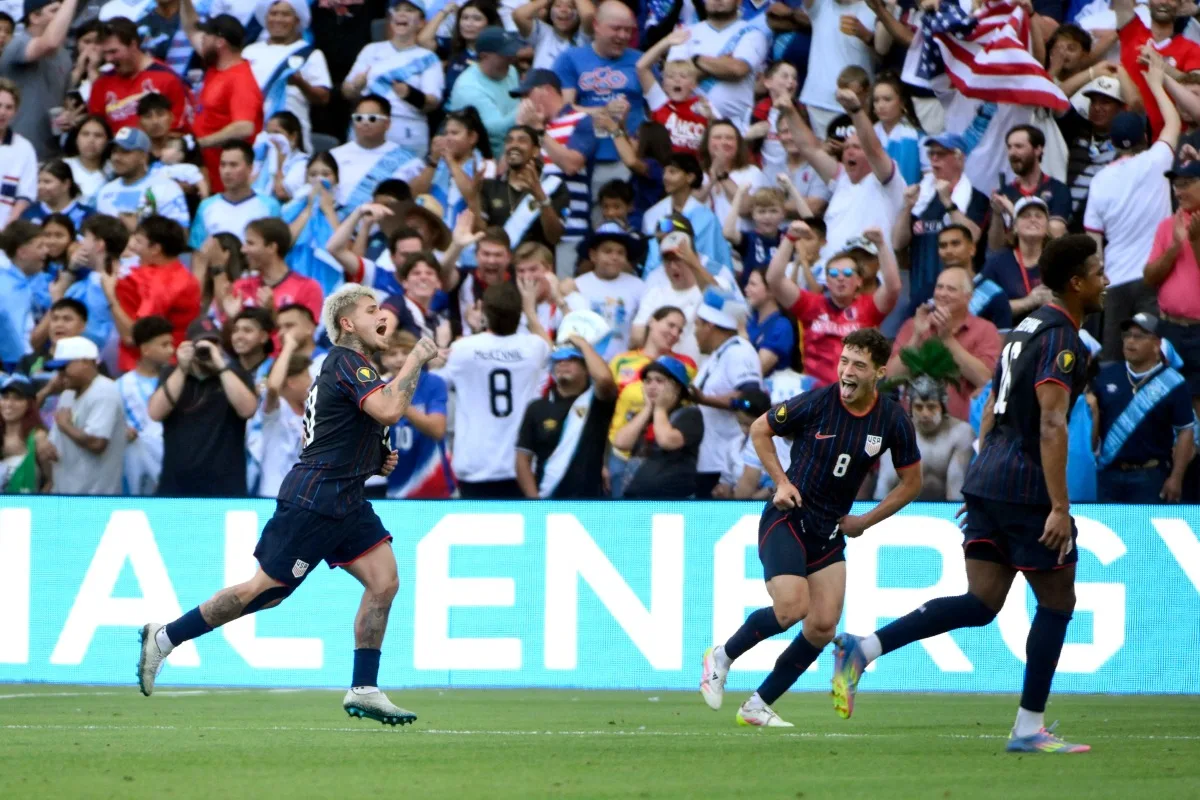 الكأس الذهبية: المنتخب الأمريكي يلتقي بالمنتخب المكسيكي في النهائي يوم الاثنين
