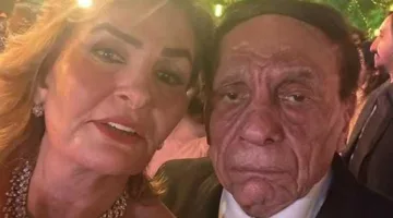 صورة عادل إمام في زفاف حفيده تثير التساؤلات.. هل هي حقيقة أم نتاج ذكاء اصطناعي؟