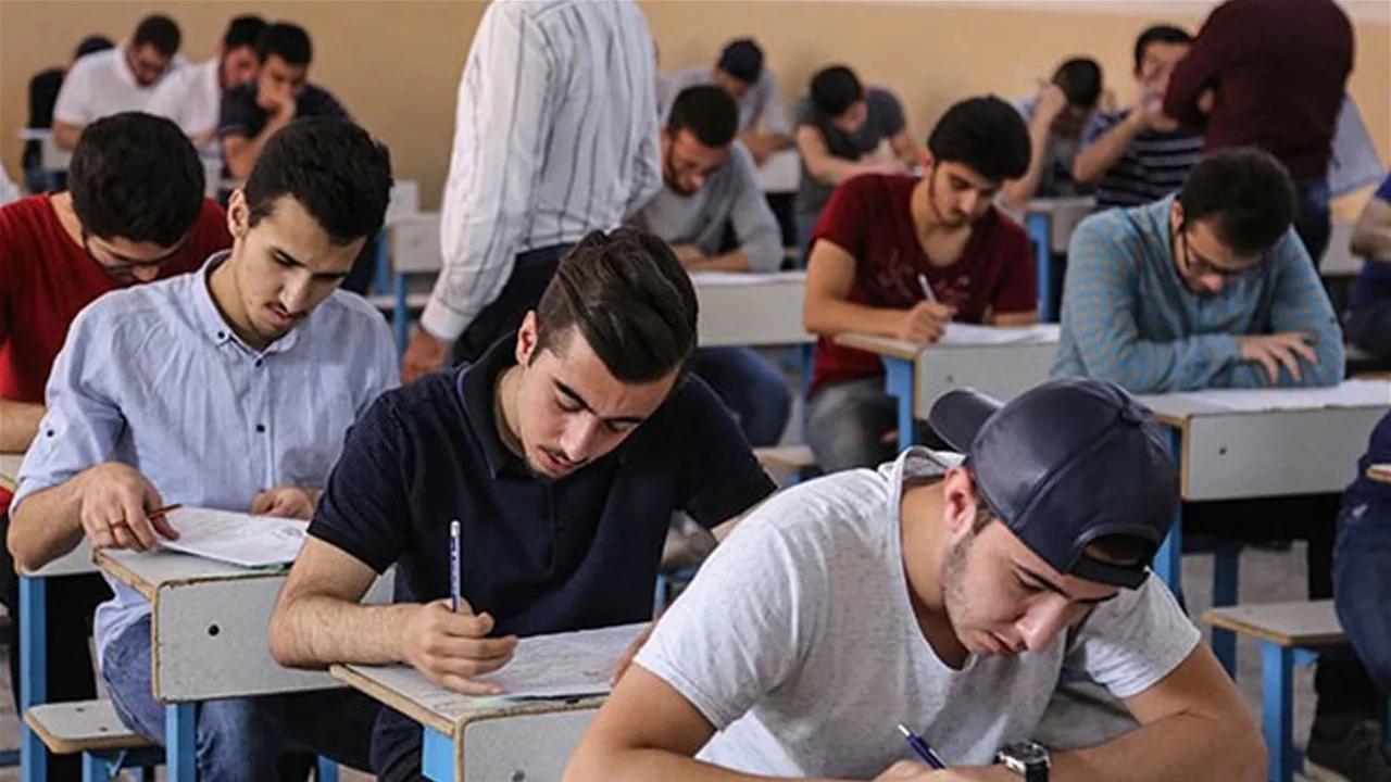 طلبة المدارس المتميزة وكلية بغداد يواجهون تحديات مع ترجمات غوغل في الامتحانات الوزارية طلبة المدارس المتميزة وكلية بغداد يواجهون تحديات مع ترجمات غوغل في الامتحانات الوزارية