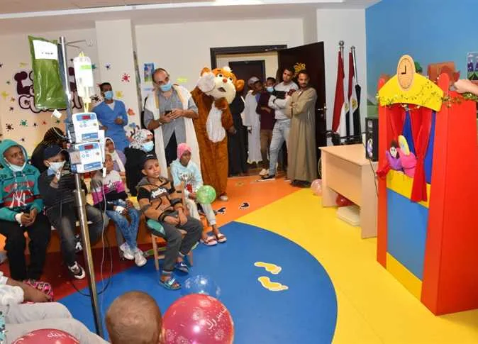 عرائس ديزني تنشر السعادة بين أطفال محاربي السرطان في شفاء الأورمان