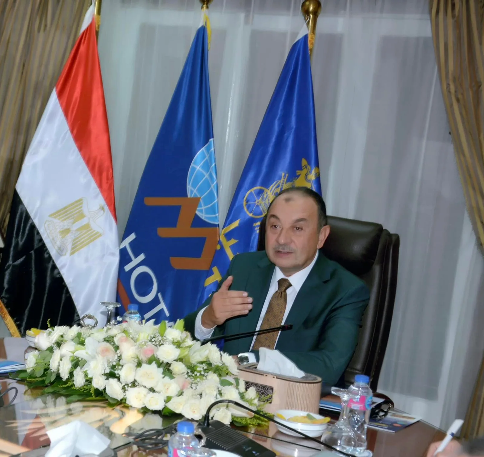 وزير قطاع الأعمال يجتمع مع وفد من شركة GS E&C الكورية الجنوبية لاستكشاف فرص التعاون. وزير قطاع الأعمال يجتمع مع وفد من شركة GS E&C الكورية الجنوبية لاستكشاف فرص التعاون.