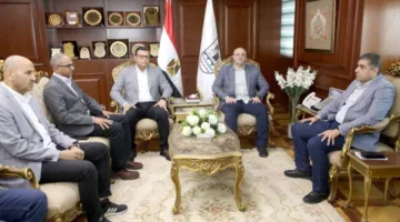 محافظ بني سويف يرحب بوزير الإسكان والمرافق في زيارته الأولى للمحافظة