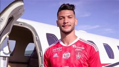 أوروبا تتابع والخليج يتفاوض.. هل سيرحل أشرف داري عن النادي الأهلي؟ أوروبا تتابع والخليج يتفاوض.. هل سيرحل أشرف داري عن النادي الأهلي؟