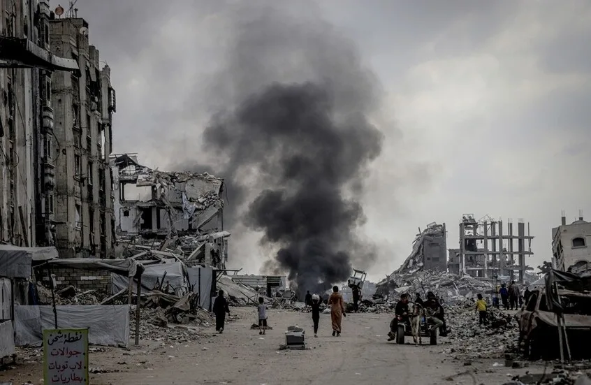استشهاد 20 فلسطينياً جراء غارات إسرائيلية على عدة مواقع في غزة استشهاد 20 فلسطينياً جراء غارات إسرائيلية على عدة مواقع في غزة