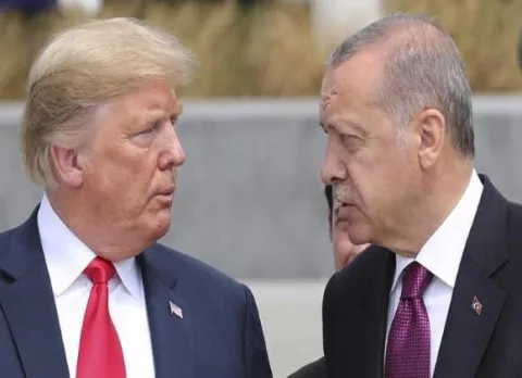 إردوغان يعلن أنه طلب من ترامب خلال لقائه التدخل لوقف إطلاق النار لحماية المتواجدين في غزة الذين ينتظرون المساعدات. إردوغان يعلن أنه طلب من ترامب خلال لقائه التدخل لوقف إطلاق النار لحماية المتواجدين في غزة الذين ينتظرون المساعدات.
