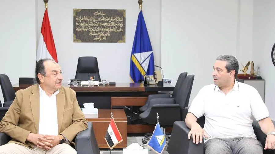 وزير قطاع الأعمال العام يزور محافظة دمياط ويلتقي بالمحافظ لتفقد مجموعة من المنشآت الصناعية والفندقية. وزير قطاع الأعمال العام يزور محافظة دمياط ويلتقي بالمحافظ لتفقد مجموعة من المنشآت الصناعية والفندقية.