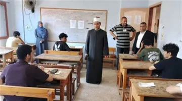 في يومه الأول كمدير.. رئيس المنطقة الأزهرية بالإسماعيلية يراقب امتحانات الثانوية ويؤكد على أهمية الانضباط